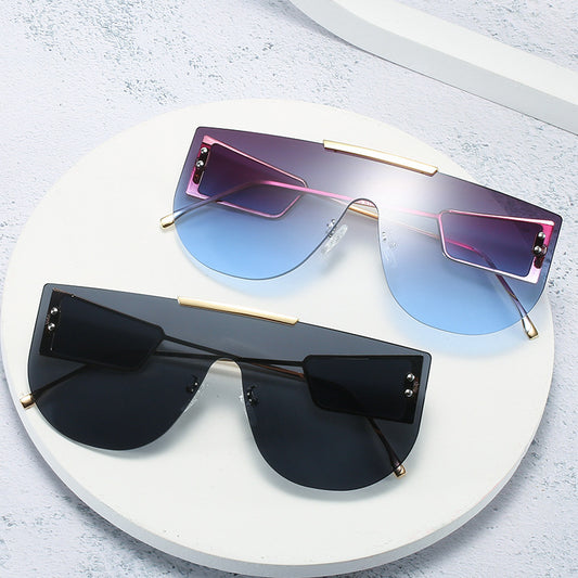 Big Personality Fete Frame Sunglasses For Women